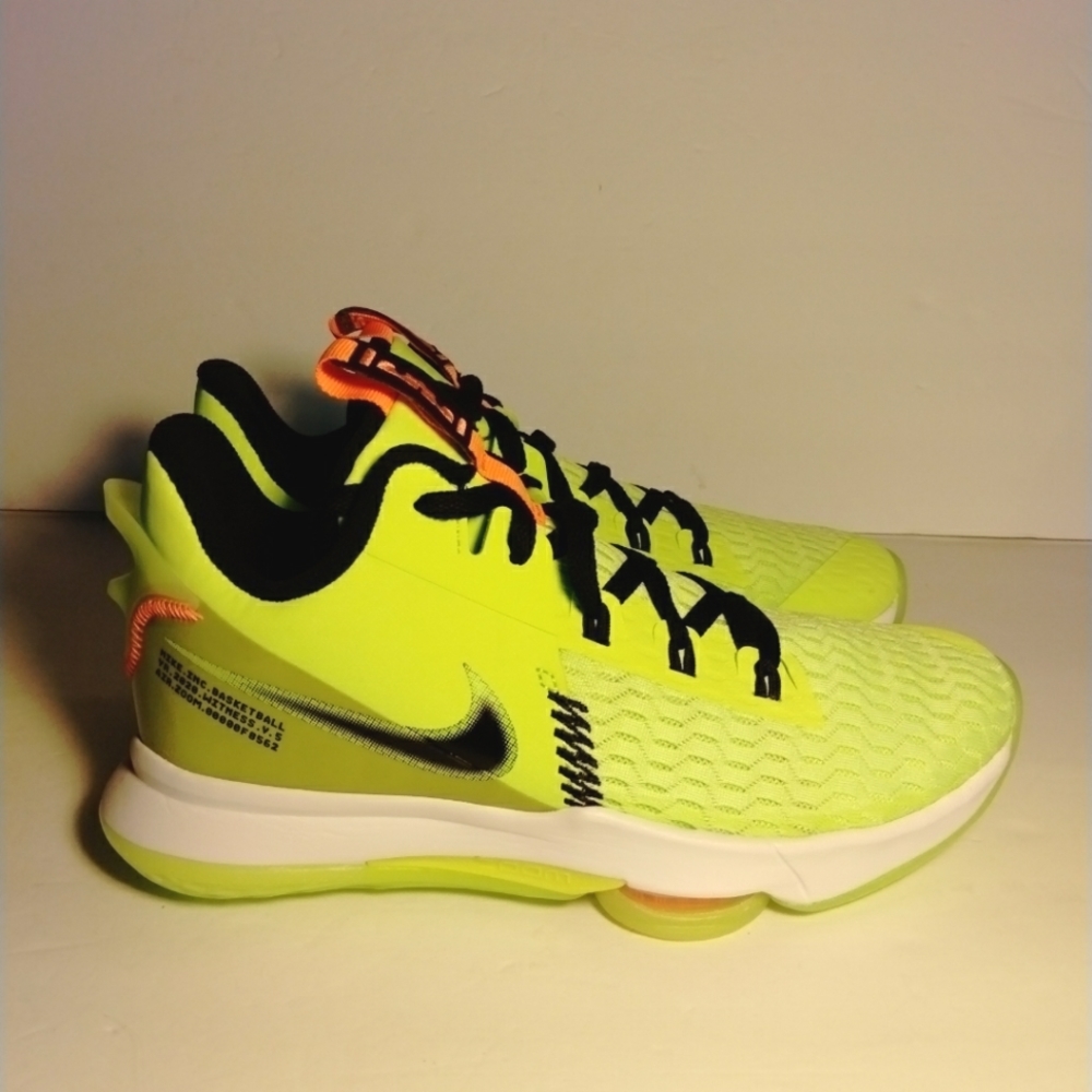 Nike Lebron Witness 5 Grinch Lime Glow CQ9380 300 Men's Size 9.5